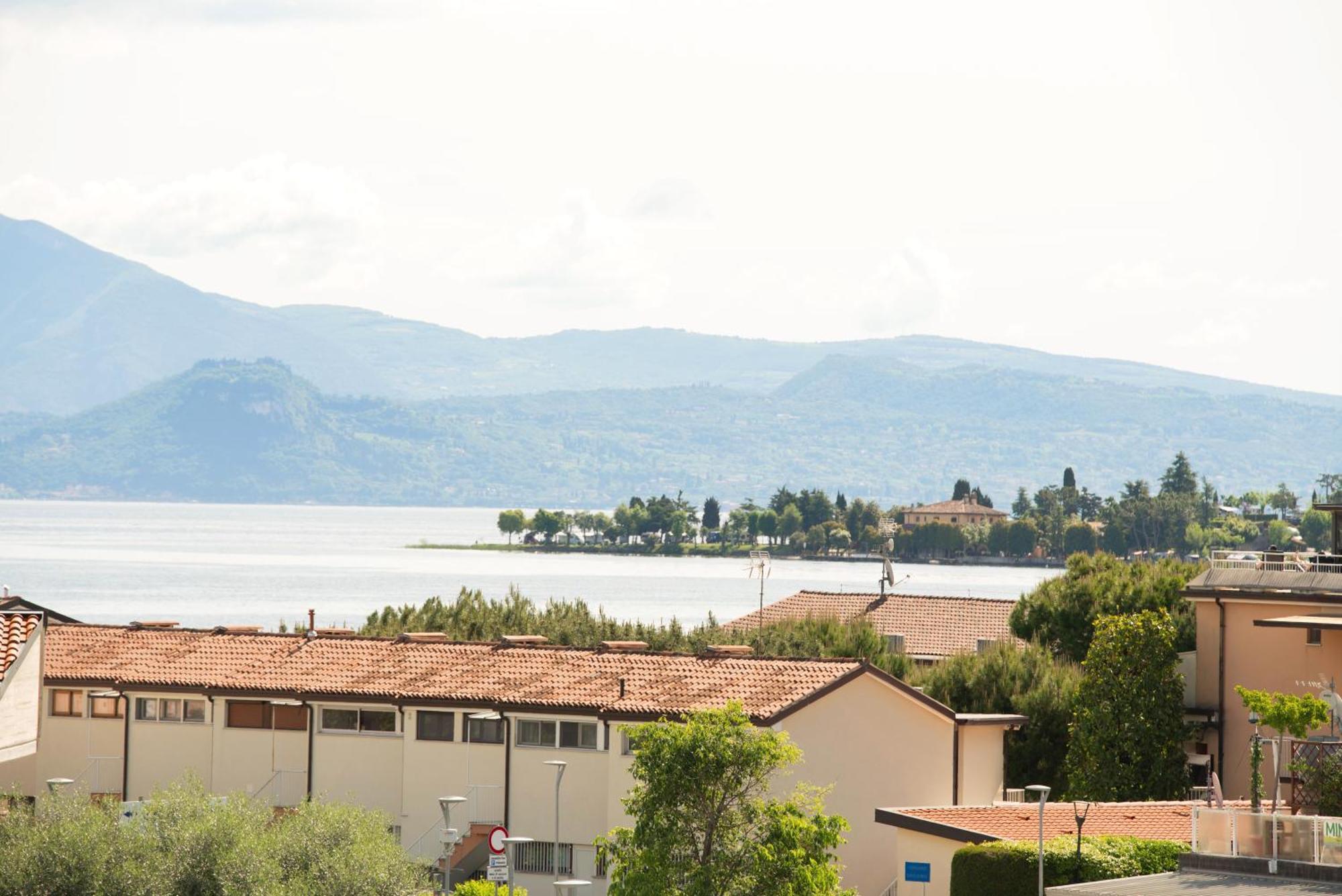 Residence Molino - Holiday Apartments Manerba del Garda Exterior photo